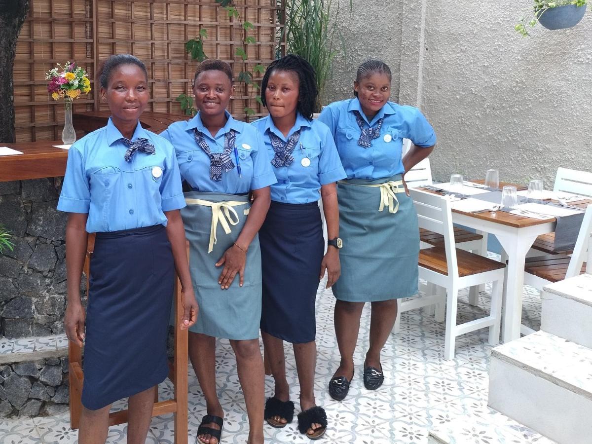 Cole Street Guesthouse Freetown Bagian luar foto